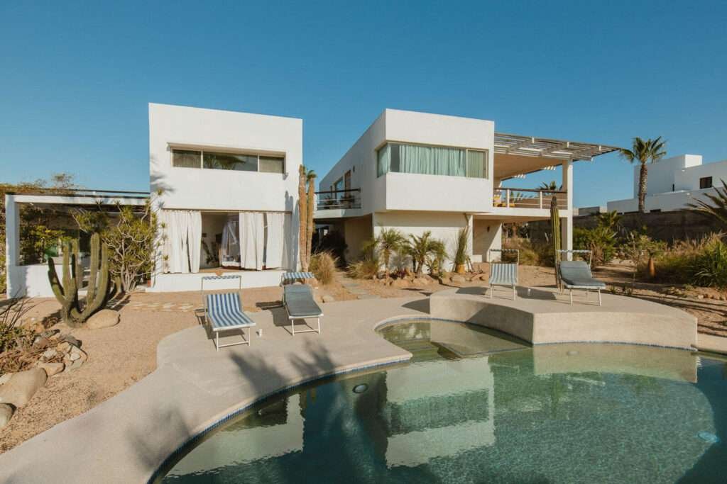 Todos Santos Las Tunas Casa Vista Alegre: Contemporary Luxury in Las Tunas, Todos Santos.Welcome to Casa Vista Alegre, a stunning contemporary retreat located in the highly desirable Las Tunas neighborhood of Todos Santos. With breathtaking – Camino Colibri, Pacific, BS