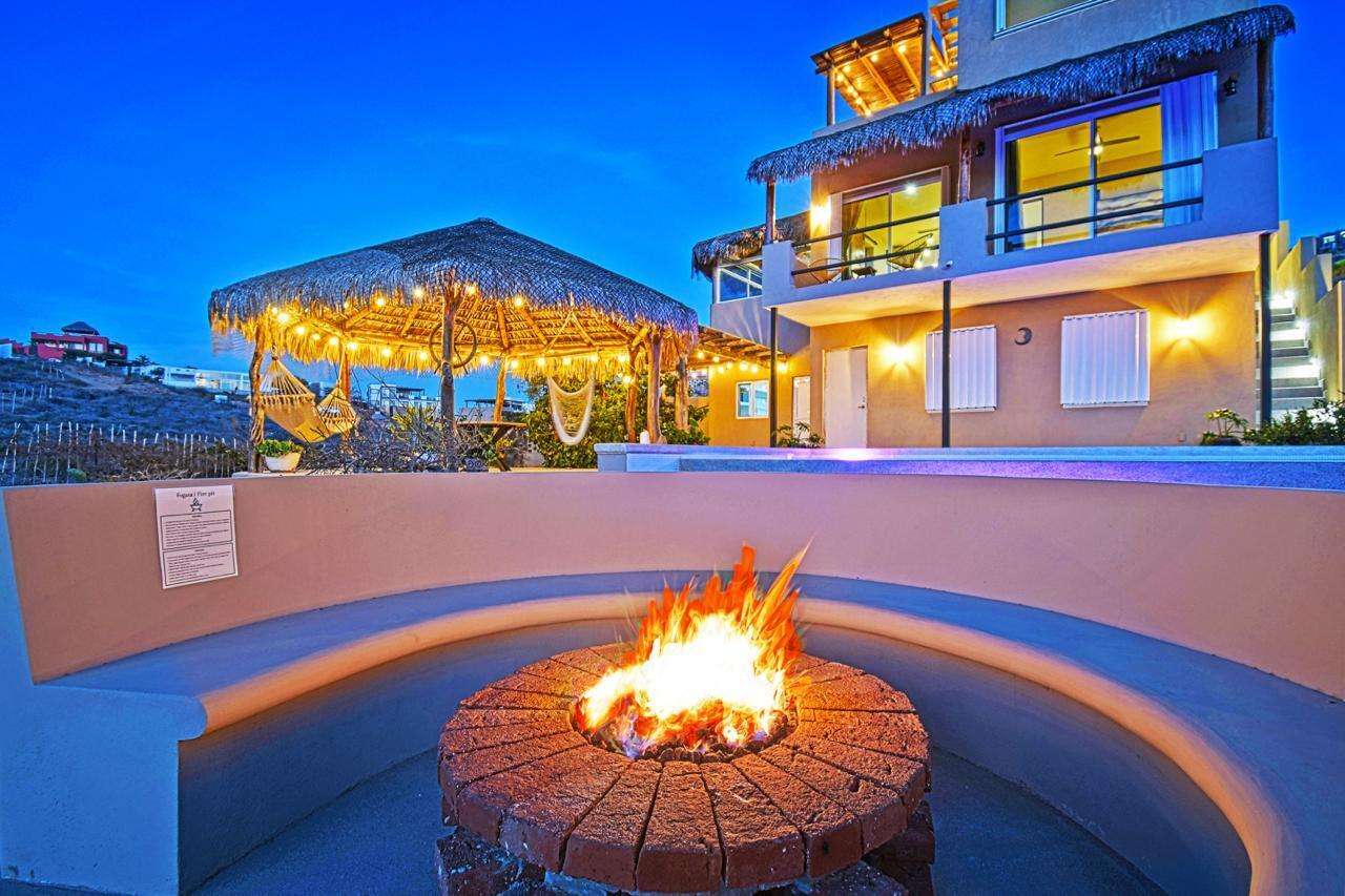 Todos Santos Las Tunas Casa Ana Luisa offers that rare chance to have a home in the middle of Las Tunas, with ocean for sale