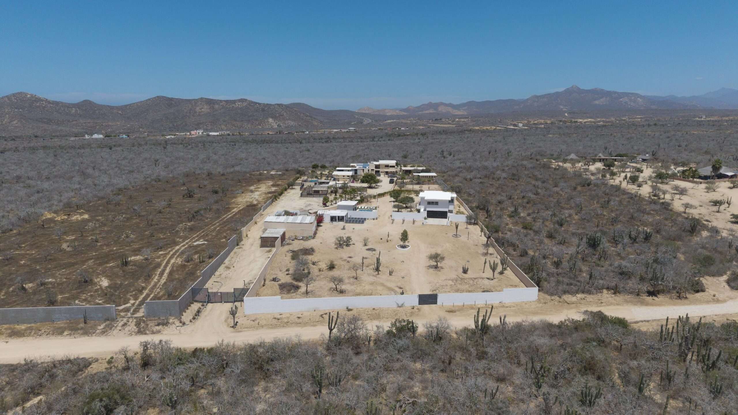 Todos Santos Ahorcadita Casa Bhoga 2 is part of the Bhoga development, an exclusive gated community of three residences featuring shared luxury amenities. The name ''Bhoga'' signifies enjoyment and lasting tranquility, reflecting the essence of this luxury boutique development designed to fully embrace the Baja California Sur lifestyle.The Bhoga development spans a 2,000 m² plot and comprises three residences, offering an exclusive atmosphere. Casa Bhoga 2 holds a one-third (1/3) share of the common areas, ensuring access to exclusive amenities within a comfortable setting. Available for pre-sale, Casa Bhoga 2 offers a total footprint of 667 m² (including land and common area share) and over 203 m² for sale