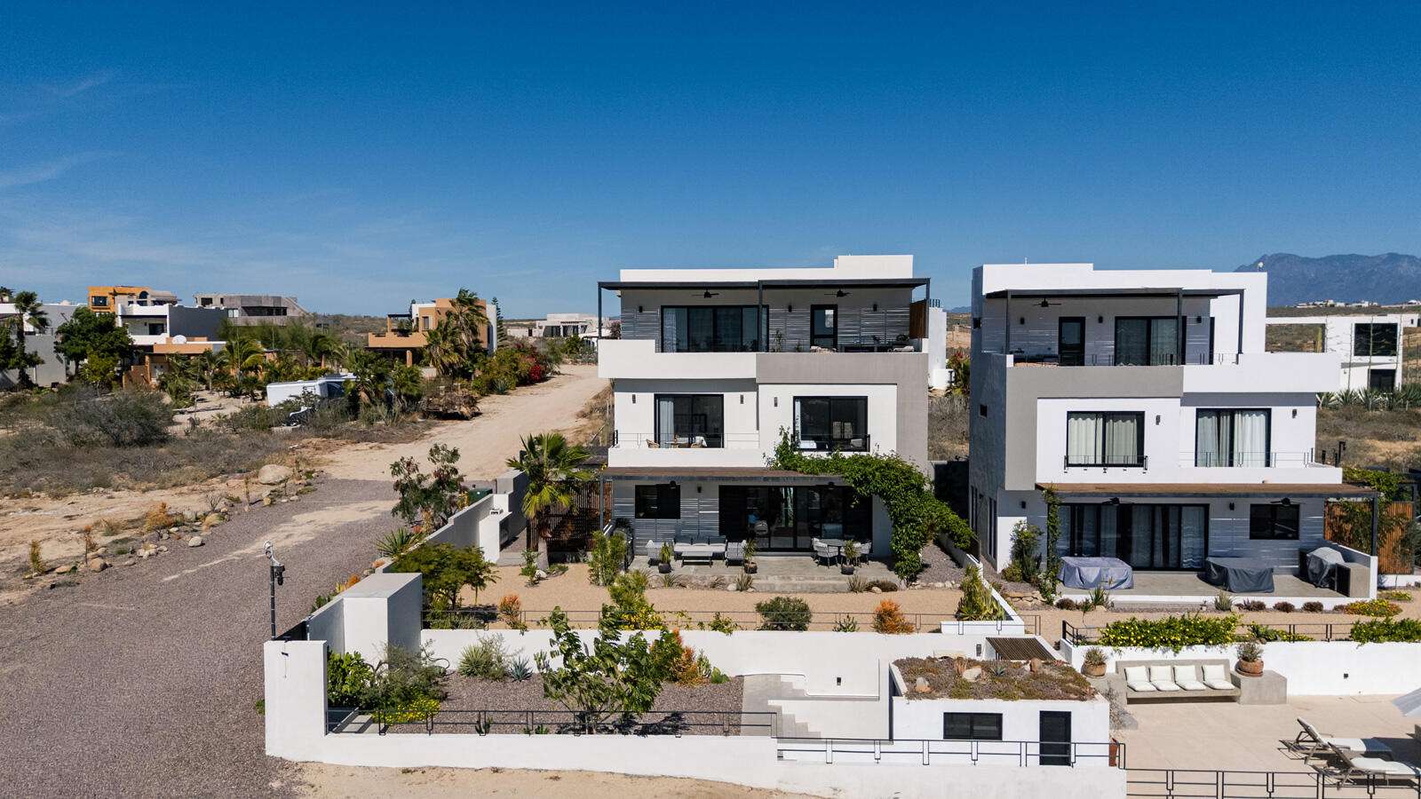 Todos Santos El Posito Fully furnished modern villa in Villas Mar del Sol 1, an exclusive boutique community of only four residences in El Posito, near Las Tunas Downtown. 3 bedrooms and 4 baths designed for effortless coastal living, filled with natural light and open flow. Stunning Pacific Ocean and mountain for sale