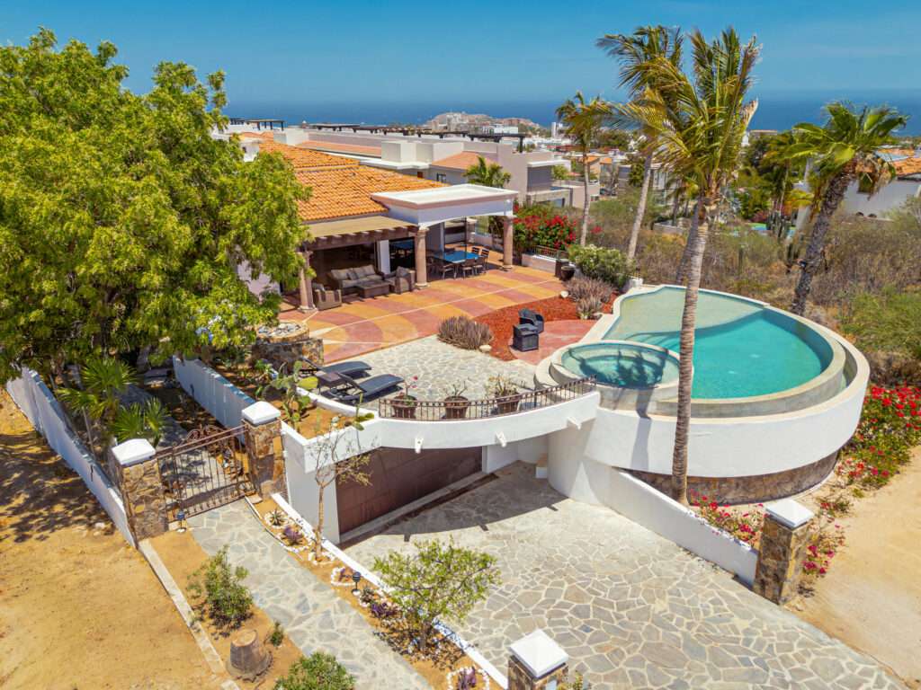 Todos Santos La Poza Discover Casa Paramo, a coastal residence blending minimalist modernism with laid-back Baja charm. Nestled in native landscaping, the home unfolds to courtyards and shaded terraces that extend living outdoors with sweeping – 4 Guaycura, Pacific, BS