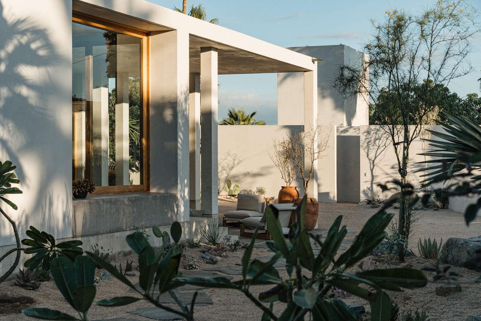 Todos Santos Pescadero This 1 Bedroom/3 Bathroom beachfront home set on the stunning beach in the El Gavilan area of Pescadero features breathtaking for sale