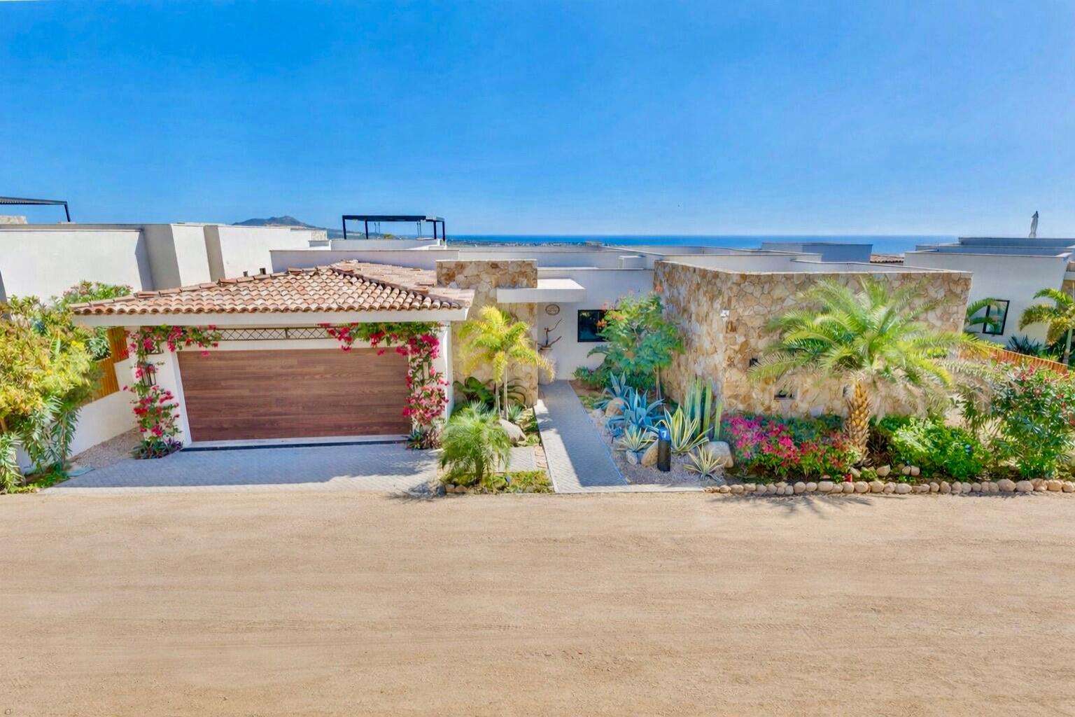 Todos Santos Pescadero This 1 Bedroom/3 Bathroom beachfront home set on the stunning beach in the El Gavilan area of Pescadero features breathtaking for sale