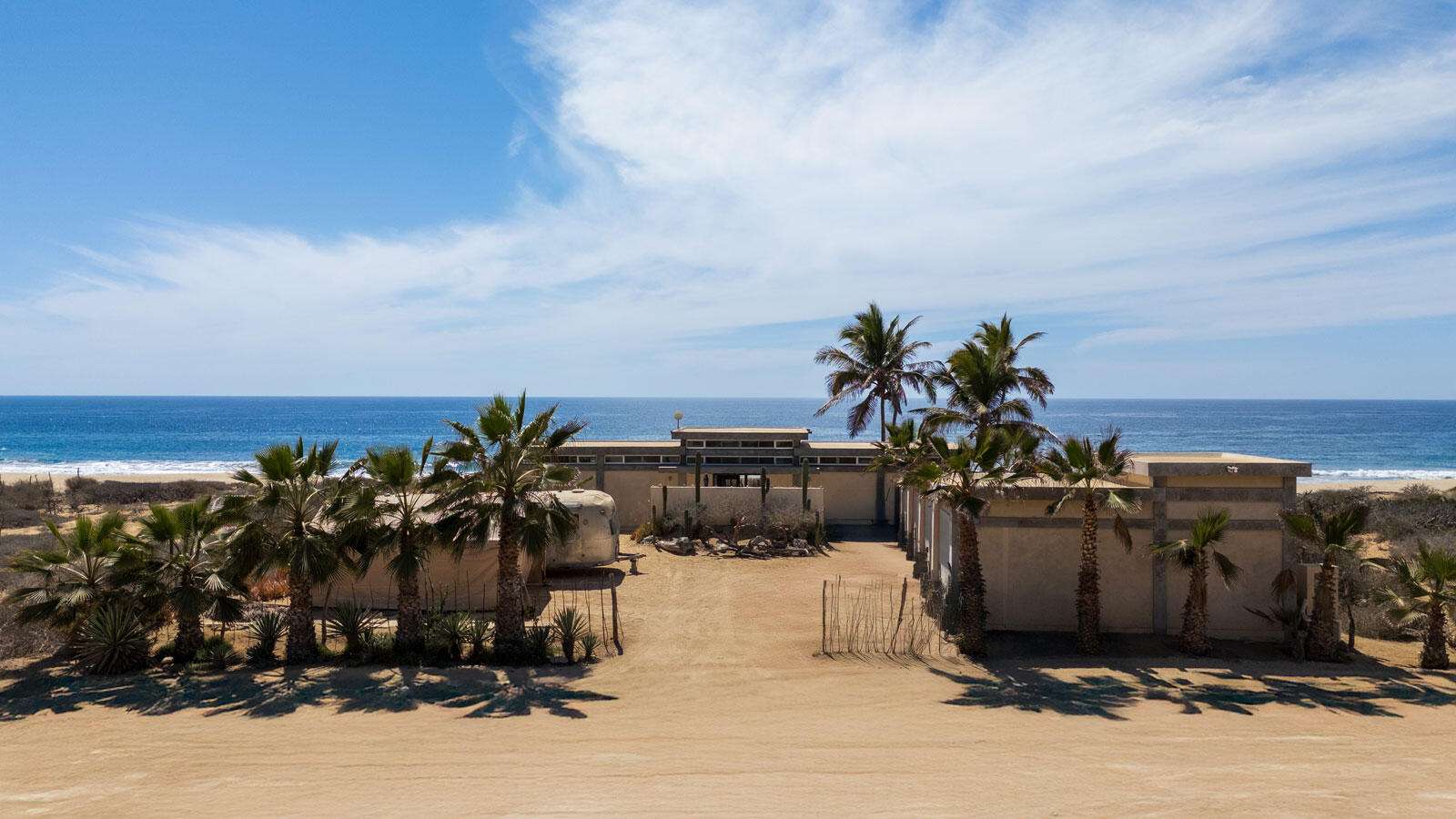Todos Santos Pescadero This 1 Bedroom/3 Bathroom beachfront home set on the stunning beach in the El Gavilan area of Pescadero features breathtaking for sale