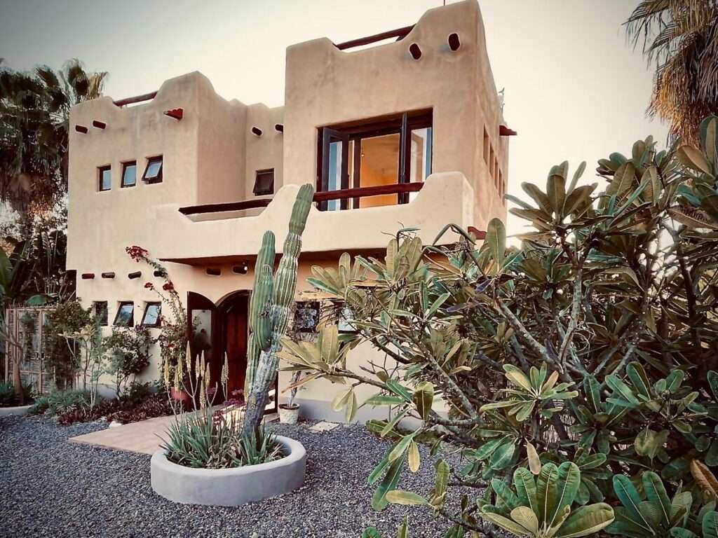Todos Santos La Cachora Some places feel cultivated. Others feel discovered. Rancho El Guamuchil feels as though a small corner of the Garden of Eden quietly took root in Baja.Set across 16,887 square meters of fertile land, this remarkable property was once a thriving organic farm and still carries the richness of that history. Mature fruit trees, abundant vegetation, and – San Vicente, Pacific, BS